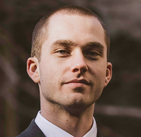 暗号資産市場の専門家として活動するトレーディングアナリスト、Thomas Whitfield のポートレート